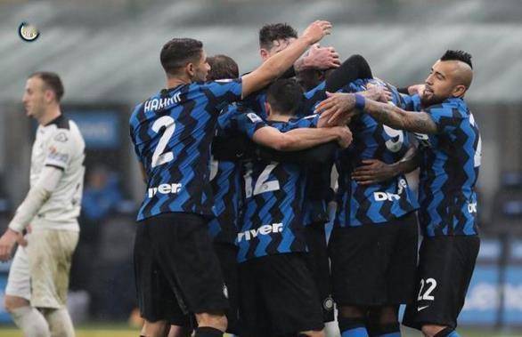  米兰双雄积分紧咬不放，本轮均取三分延续争冠悬念