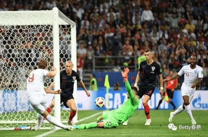  利兹联主场惜败于纽卡斯尔联队错失关键三分